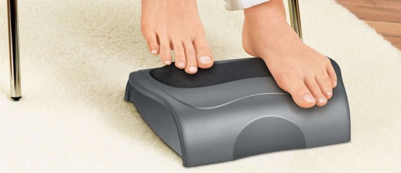 The Beurer FM39 Shiatsu Foot Massager can be operated with your foot Beurer FM39 Shiatsu Foot Massager in Use