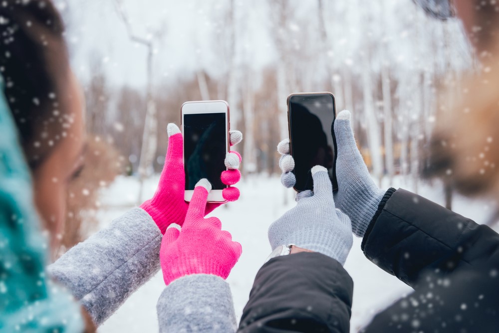 Can I Use a Touchscreen While Wearing Silver Gloves?