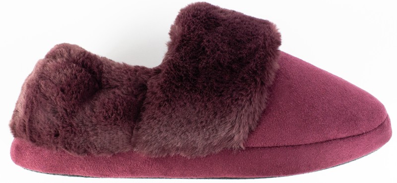 Plush material of the Snugtoes Remi Slippers